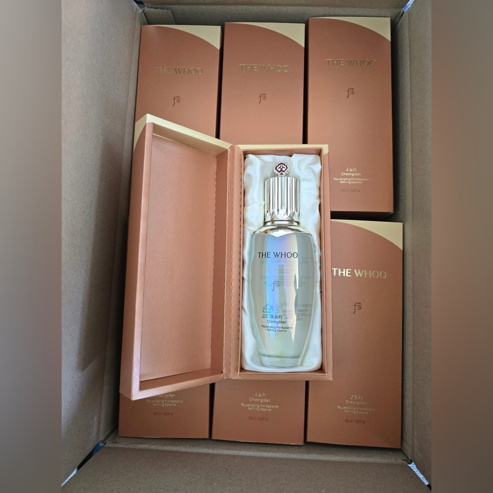The History of Whoo Cheongidan Rejuvenating Pro-radiance Refining Essence 150ml - Picture 2 of 2